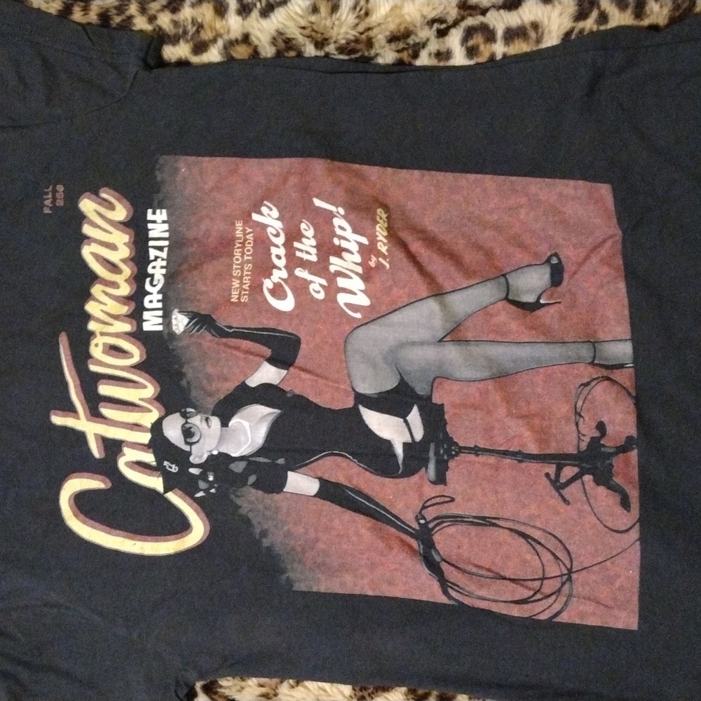 Catwoman pin-up DC Comics women's cut T-shirt Med